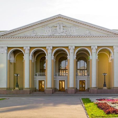Remarkable Appartments In Town Center Poltava Exteriör bild