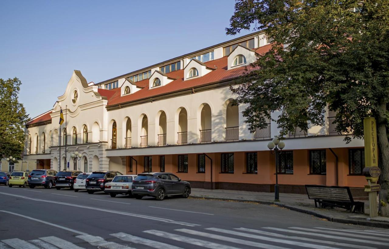 Remarkable Appartments In Town Center Poltava Exteriör bild